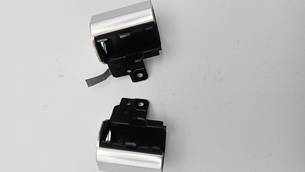 HP 17-bs006nf  Cache charnières droit et gauche