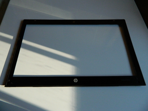 HP Elitebook 8470p Plasturgie contour écran 686012-001 (vis non fournies)
