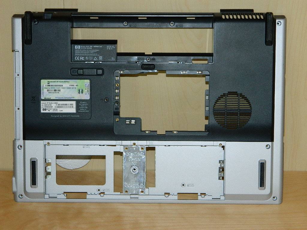 HP Pavilion DV8212EA Plasturgie coque inférieure 403824-001