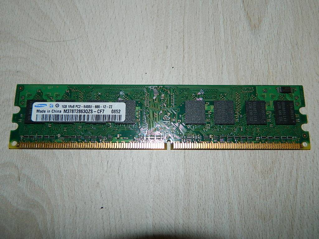 HP CQ5004FR Barrette mémoire 1GB 1Rx8 PC2-6400U réf : M378T2863QZS-CF7