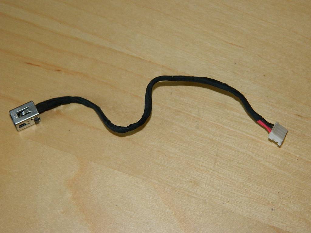 Toshiba Satellite C855-21Q  Connecteur alimentation